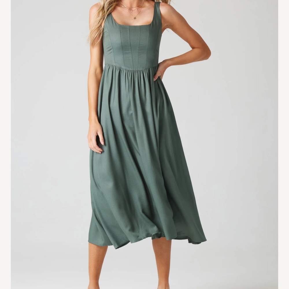 Green Sleeveless Square Neck Midi Dress